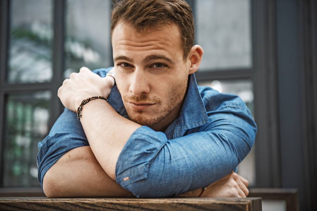 Kerem Bürsin'in yeni aşkı Türkiye’nin en zengin ailesinin torunu çıktı - Resim: 7